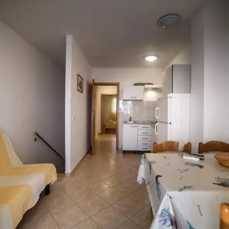 In Palit With Sea View, Terrace, Air Conditioning, Wi-fi Apartman