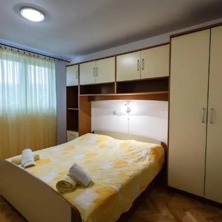 In Palit With Sea View, Terrace, Air Conditioning, Wi-fi Apartman