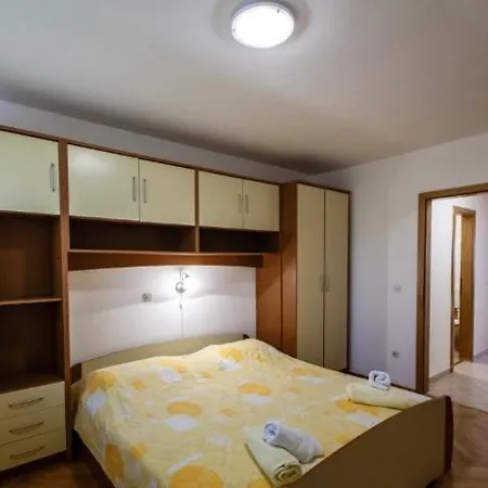 In Palit With Sea View, Terrace, Air Conditioning, Wi-fi Apartman